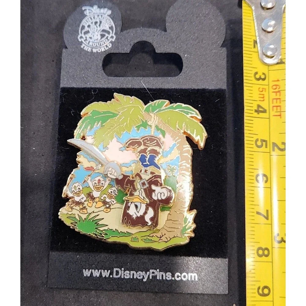 Disney Pin Pirates of the Caribbean Donald as‎ Will Turner Nephews Hangs 00001